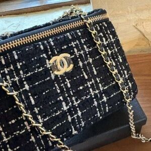Chanel Black and White Tweed Shoulder Bag GWP/VIP bag !NOT BOUTIQUE ITEM!